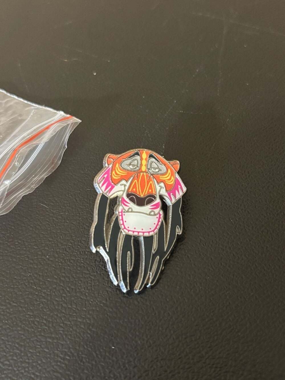 DISNEY PIN LION FACE 1 PIN AS SHOWN